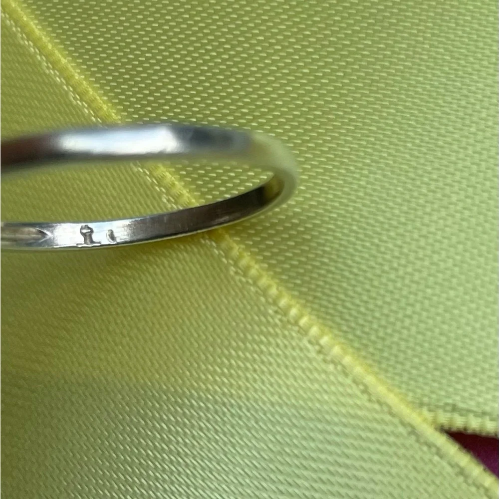 Elegant Black Diamond Silver Ring - Picture 4 of 4